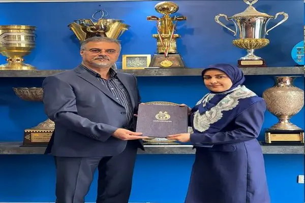 این خانم سخنگوی استقلال شد