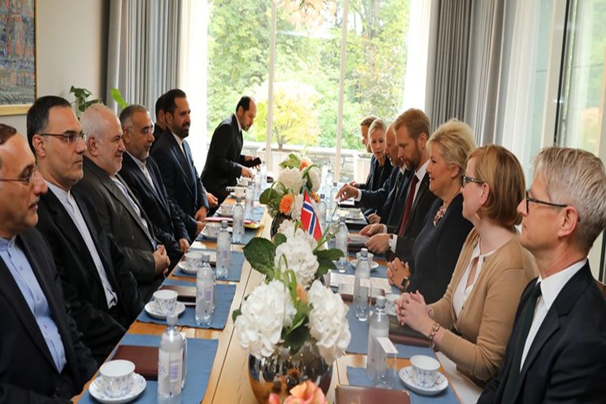 محمدجواد ظریف با نخست وزیر نروژ دیدار و گفتگو کرد