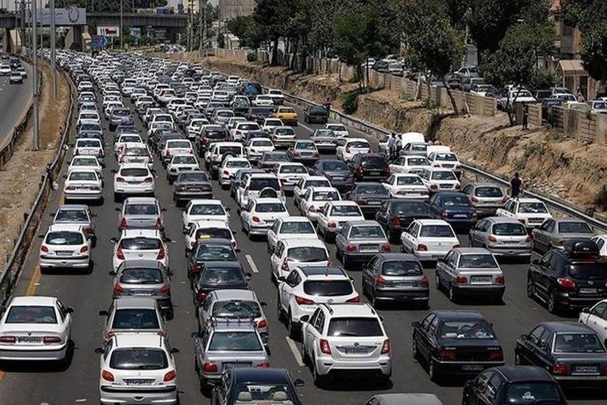 ترافیک در آزاد راه‌ کرج-تهران سنگین است/مسدود شدن محورهای شمشک-دیزین
