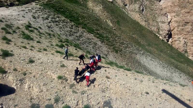 اعزام 8 تیم امدادی برای یافتن جوان مفقود شده به کوه های دنا