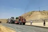عملیات استانداردسازی جاده امروله با پیگیری‌های فرماندار سنندج آغاز شد 