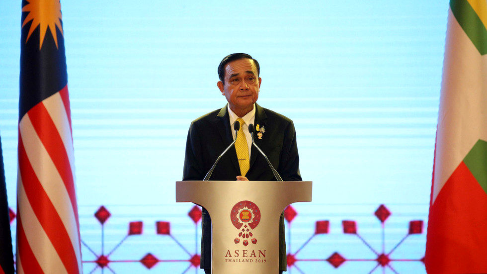 نخست وزیر تایلند پایان دوره حکومت نظامی در این کشور را اعلام کرد