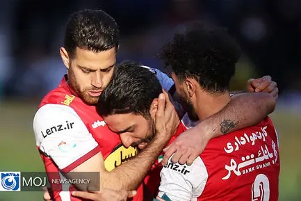 دیدار تیم های فوتبال سپاهان و پرسپولیس