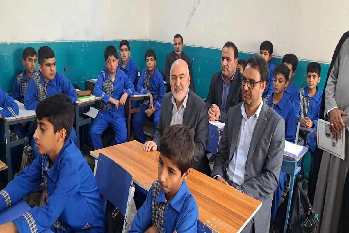 به وجود معلمان افتخار میکنیم