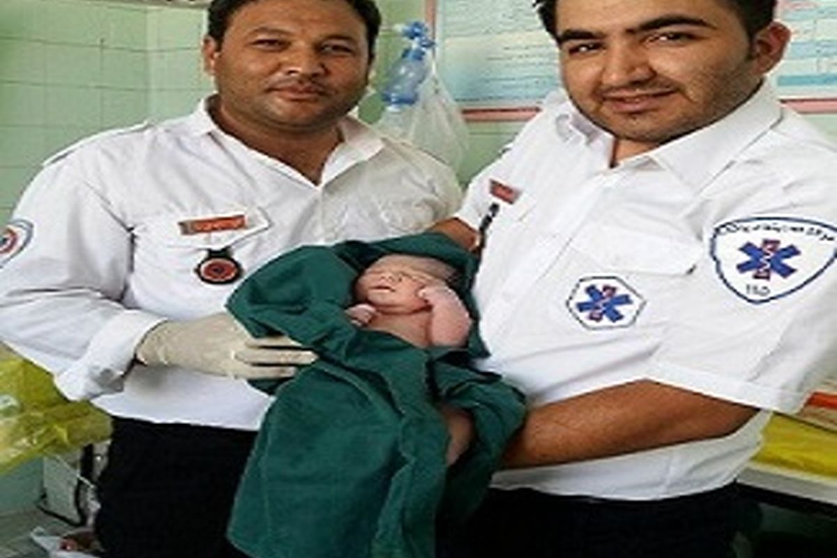 نوزاد عجول در آمبولانس ۱۱۵ فریمان متولد شد