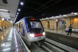 حرکت قطارهای مترو در مسیر تهران به گلشهر به دلیل نقص فنی متوقف شد
