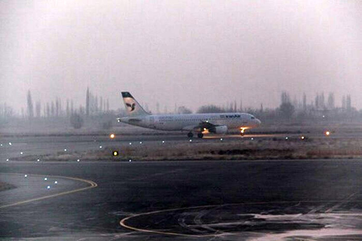 توقف پروازهای فرودگاه مشهد به دلیل شرایط جوی