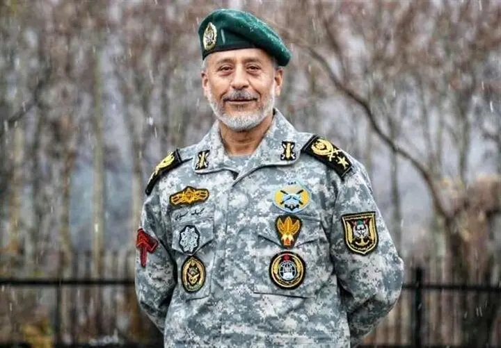 نیروی دریایی، چکاد اقتدار دفاعی وعمق راهبردی ایران است