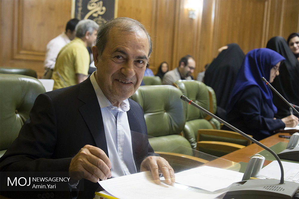 رای  الویری به حناچی در شورای شهر تهران + عکس