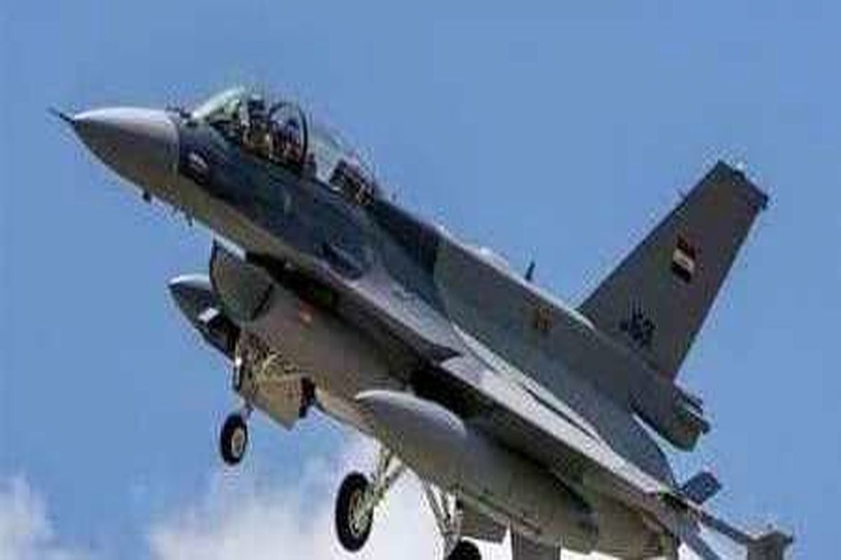 جنگنده های سعودی فرودگاه صنعا را هدف حملات خود قرار دادند