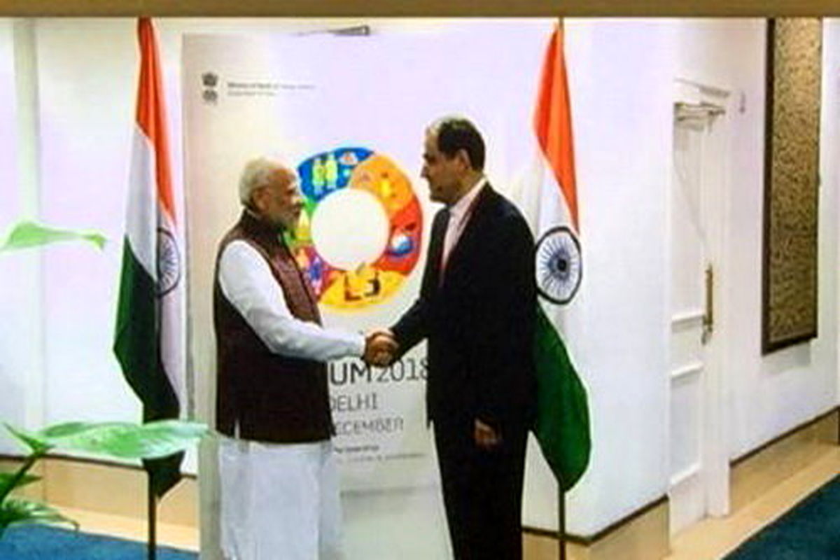 وزیر بهداشت با نخست وزیر هندوستان دیدار کرد