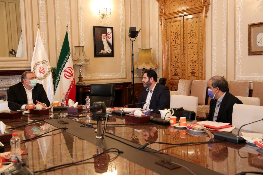 تاکید بر حمایت از تولیدکنندگان در دیدار مدیران بانک ملی ایران و مشتریان