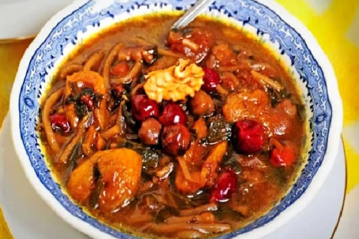 یک آش مقوی و فوری برای دوران سرماخوردگی / طرز تهیه آش رشته اردبیلی فوری