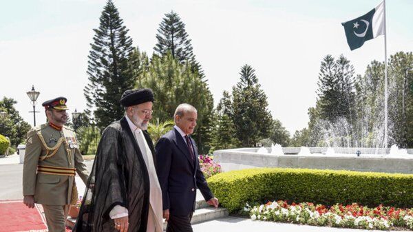 شهباز شریف از رئیس جمهور ایران استقبال رسمی کرد