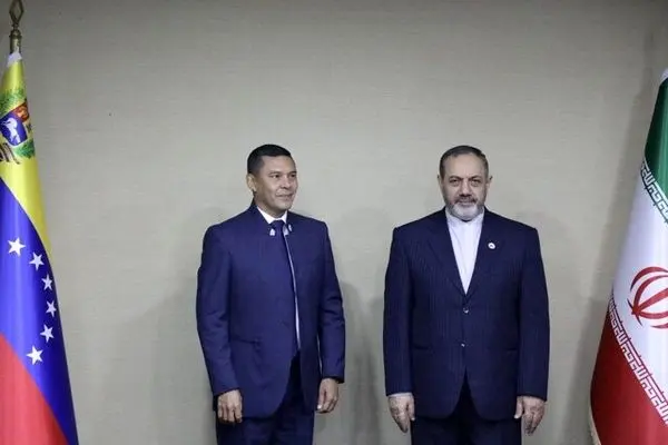وزیر دفاع ایران و وزیر کشاورزی ونزوئلا گفتگو کردند