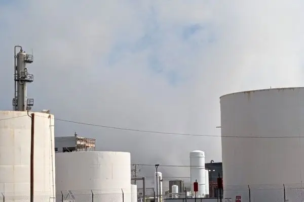 انفجار مهیب در پالایشگاه نفت آمریکا در نیومکزیکو