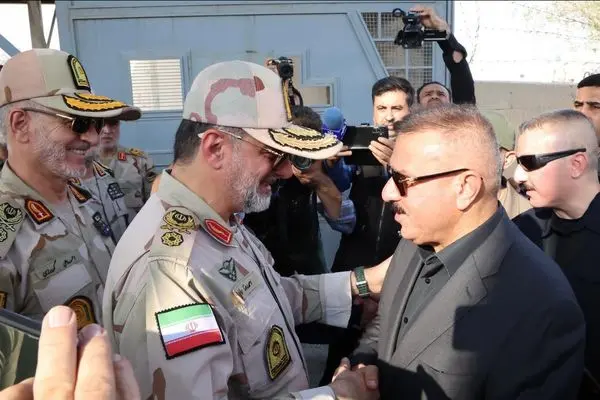 وزیر کشور عراق از روند حرکت زائران اربعین حسینی از مرز «زرباطیه» بازدید کرد