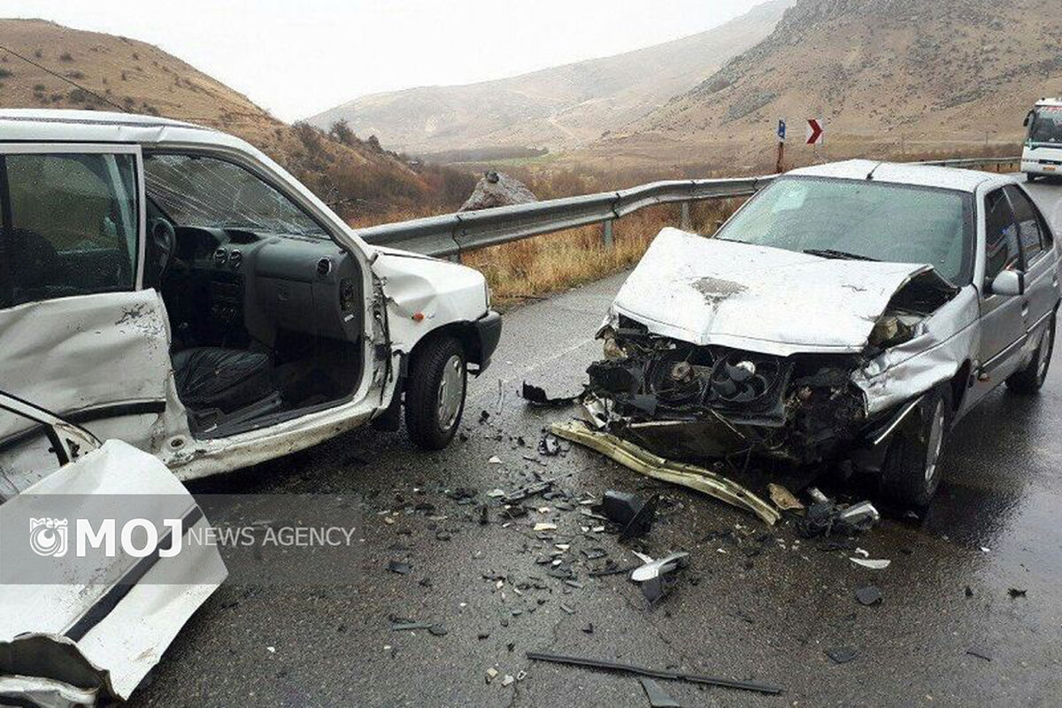 واژگونی مینی بوس در بلوار چمران شیراز یک کشته و ۹ مصدوم بجا گذاشت