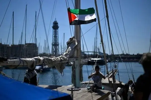 ۴۲ عضو ناوگان الصمود در اعتراض به اقدامات اسرائیل اعتصاب غذا کردند