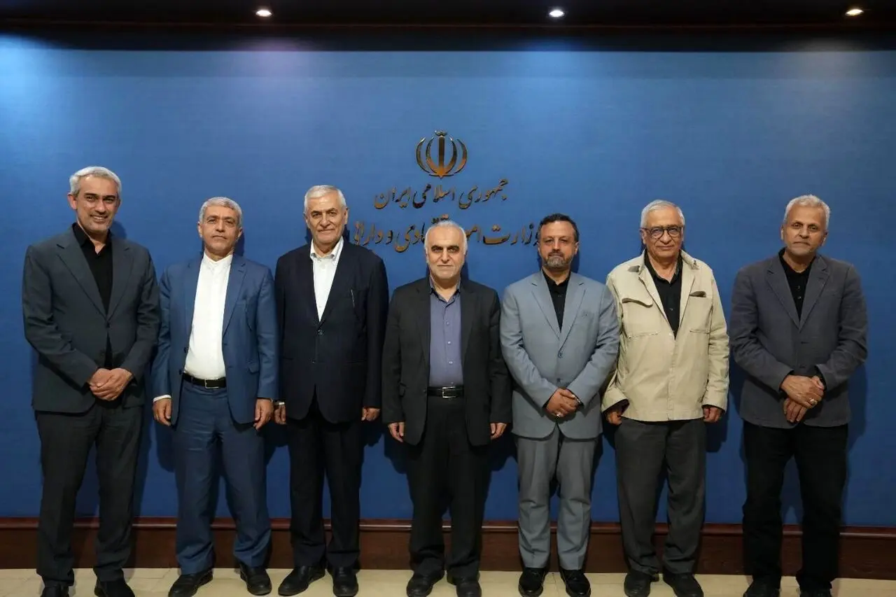 علی مدنی‌زاده با وزیران اقتصاد دولت‌های گذشته دیدار کرد