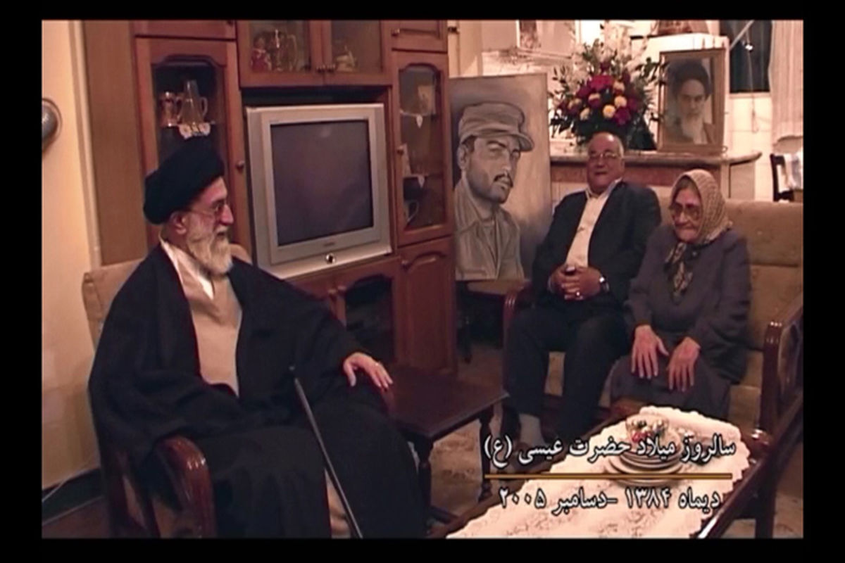 روایت حضور رهبر انقلاب در منزل شهید ارمنی در مستند "سرباز واهیک"