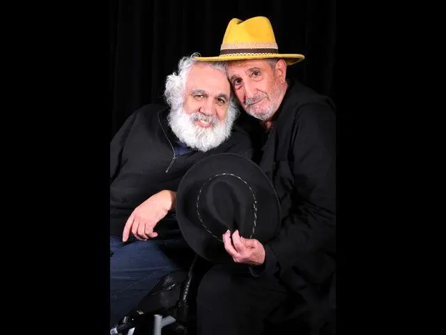 فرهاد آییش «ونگوگ» می‌شود؟