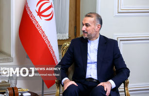 رونوشت استوارنامه سفرای قزاقستان، فنلاند و صربستان تقدیم وزیر امور خارجه ایران شد