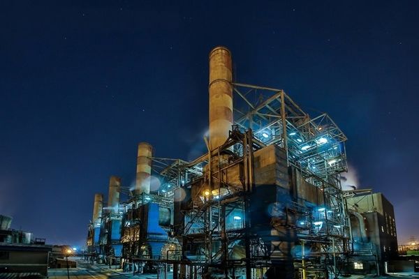 نیروگاه‌های فرسوده در فصول سرد سال از مدار خارج می‌شوند/ نیروگاه‌ها چشم‌ به‌راه تحویل فراگیر مازوت استاندارد