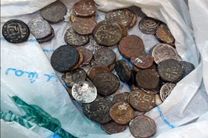 کشف ۵۶ قطعه سکه تاریخی در فرودگاه بین‌المللی بندرعباس