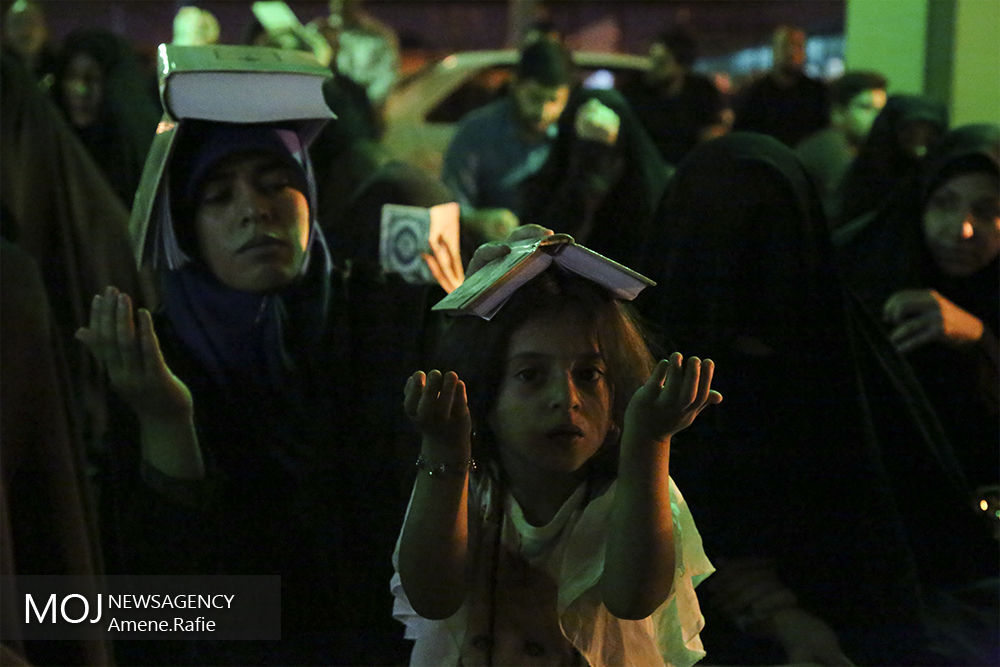شب بیست و یکم ماه مبارک رمضان در جوار شهدای مدافع حرم اهواز