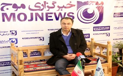 بازدید مدیر دبیرستان اقتصاد ایران از دفترخبرگزاری موج 