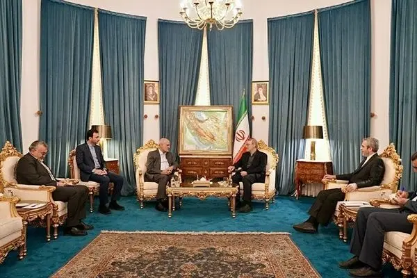 معاون سیاسی رئیس مجلس لبنان با علی لاریجانی دیدار و گفتگو کرد