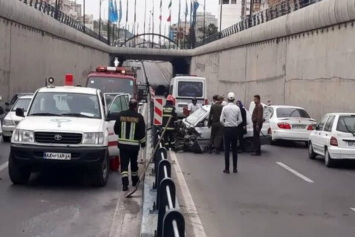 ۶ مصدوم در تصادف دو خودرو در اتوبان آقابابایی اصفهان