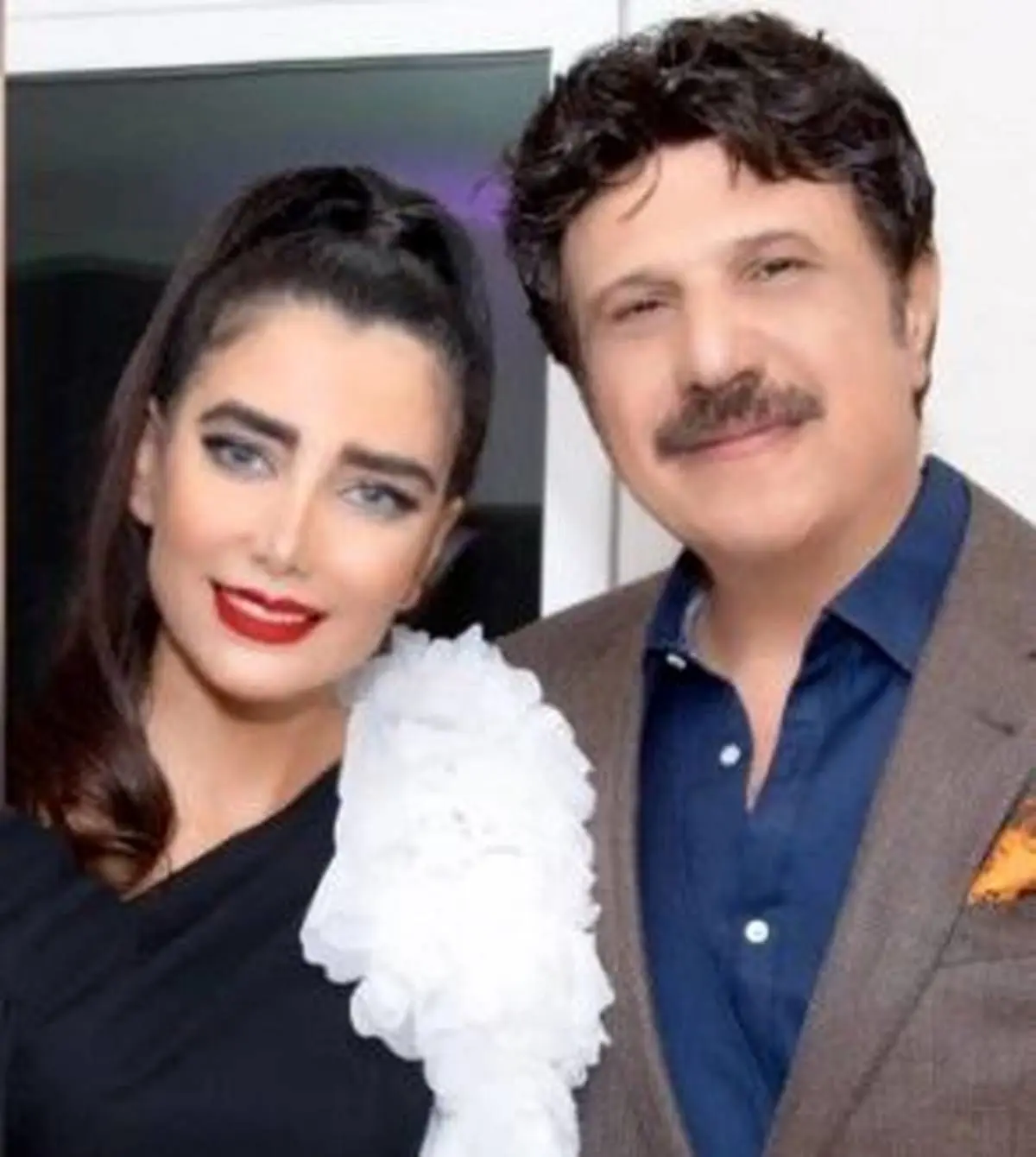 ستاره سعیدی قبل ازدواج چادری بوده / عکس لو رفته با چادر از همسر بیژن مرتضوی
