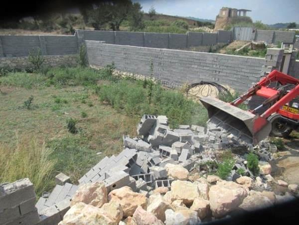 دیوارکشی غیرمجاز در بهشهر قلع و قمع شد