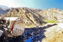 واژگونی تریلر نفت‌کش در محور خرم‌آباد - پلدختر / ۲۴ هزار لیتر نفت کوره وارد خاک منطقه شد