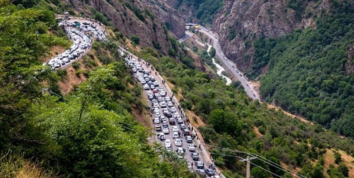 آزادراه تهران - شمال و جاده چالوس زیر بار ترافیک فوق سنگین