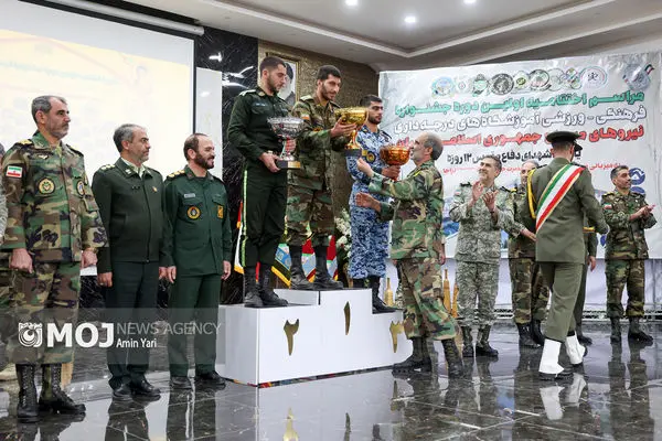مراسم اختتامیه نخستین جشنواره فرهنگی ـ ورزشی آموزشگاه‌های درجه‌داری نیروهای مسلح 