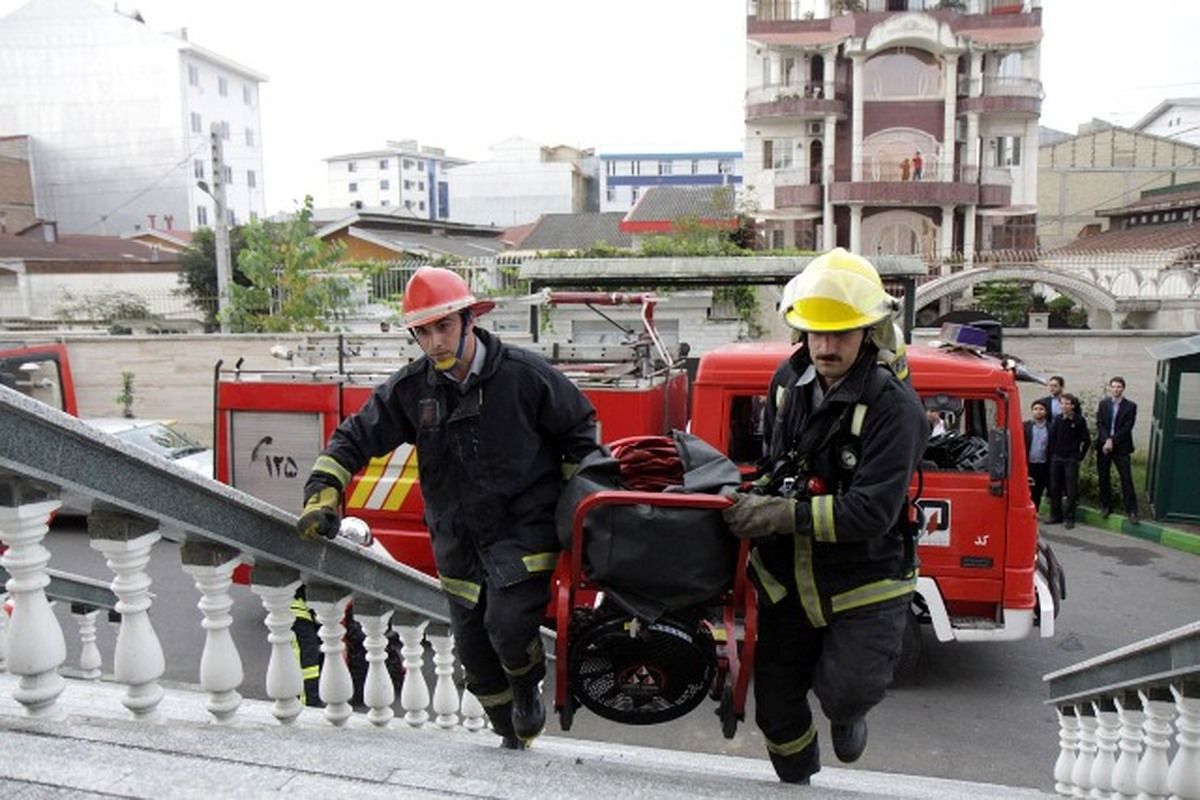 انجام بیش از 1200 عملیات اطفاء حریق و امداد و نجات توسط آتش نشانان در سنندج