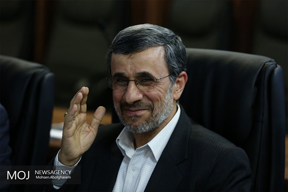 فوبیای احمدی نژاد!؟