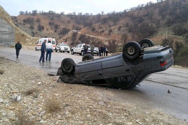 2 کشته و یک مجروح  در اثر واژگونی سواری پژو در محوراصفهان - شیراز