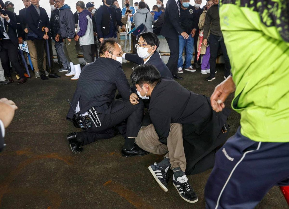 محل سخنرانی نخست وزیر ژاپن با انفجاری مهیب لرزید