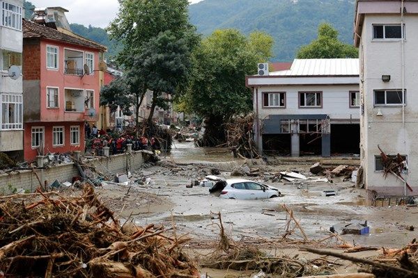 افزایش تلفات سیلاب مهیب در ترکیه