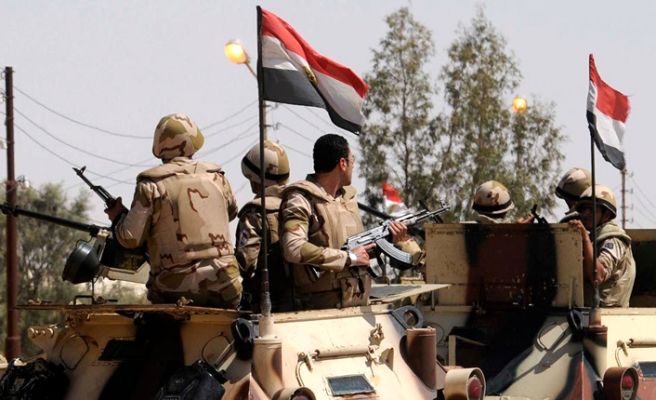 15 نظامی مصری در درگیری های شمال سینا کشته و زخمی شدند