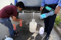 استقرار 10 تانکر آب شرب در مناطق مختلف شهر یزد در پی  قطعی آب انتقالی 