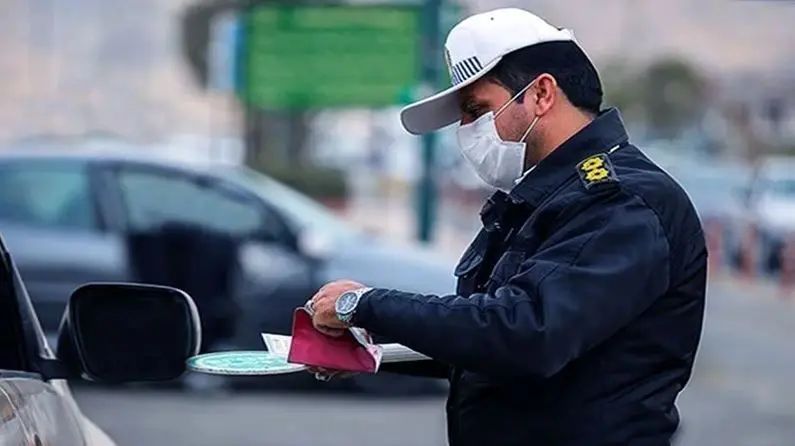 توقیف کشنده حامل ۶ خودرو با پلاک جعلی