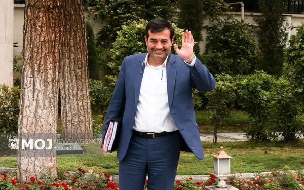 پاسخ وزیر ورزش به انتقادات مبنی بر طولانی شدن بازسازی ورزشگاه آزادی + فیلم