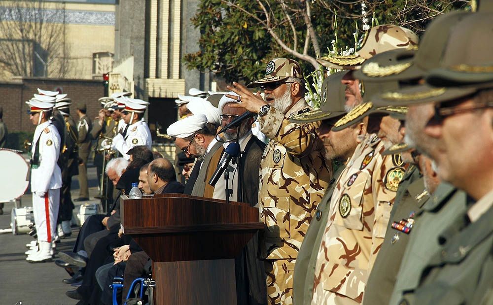 پیکر ۱۱ شهید تازه تفحص شده نیروی زمینی ارتش تشییع شد