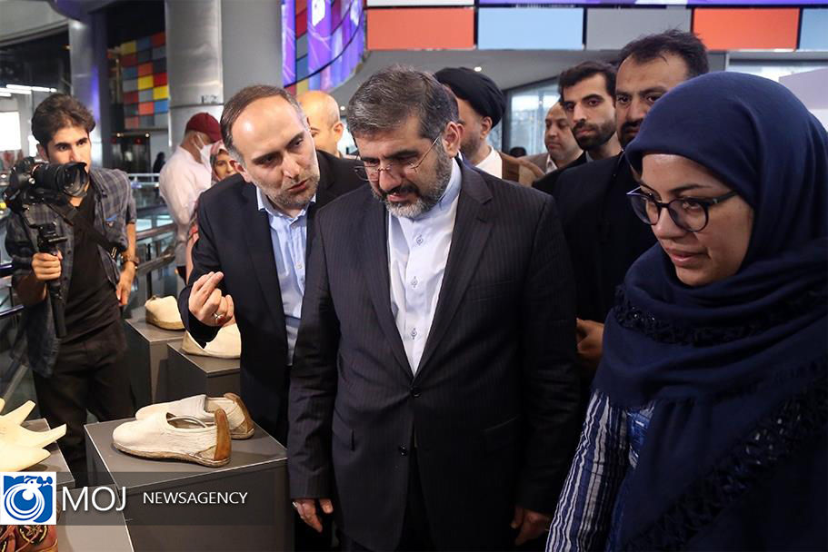 وزیر فرهنگ از دوازدهمین جشنواره مد و لباس فجر بازدید کرد