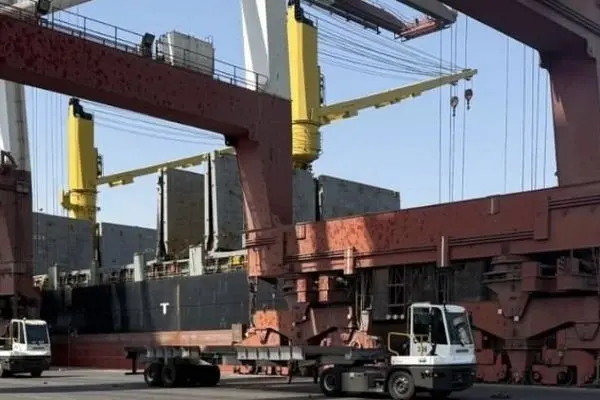 روال عادی فعالیت در پایانه بار بندرعباس و بندر شهید رجایی در استان هرمزگان برقرار است